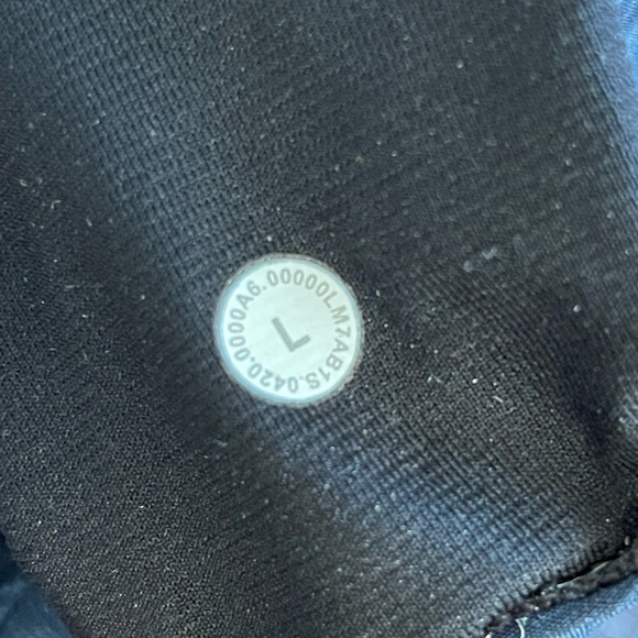 Lululemon shorts 9 inch - Picture 10 of 10